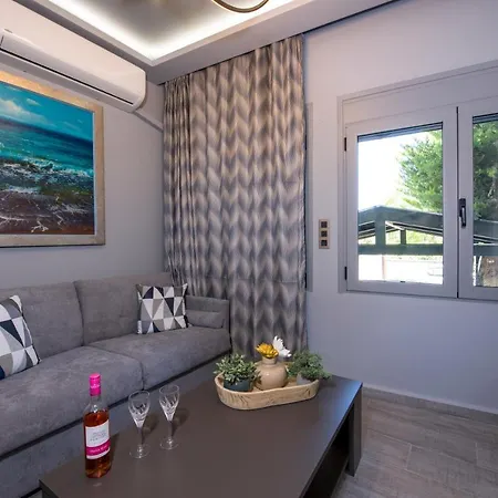 Apartment Rena's Luxury With Free Private Parking