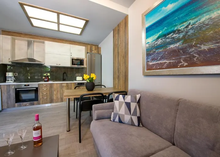 Rena's Luxury With Free Private Parking Apartmán *