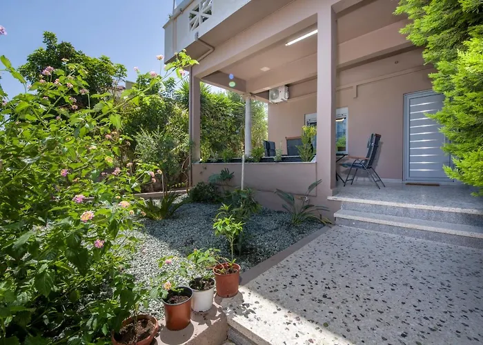 Apartmán Rena's Luxury With Free Private Parking *