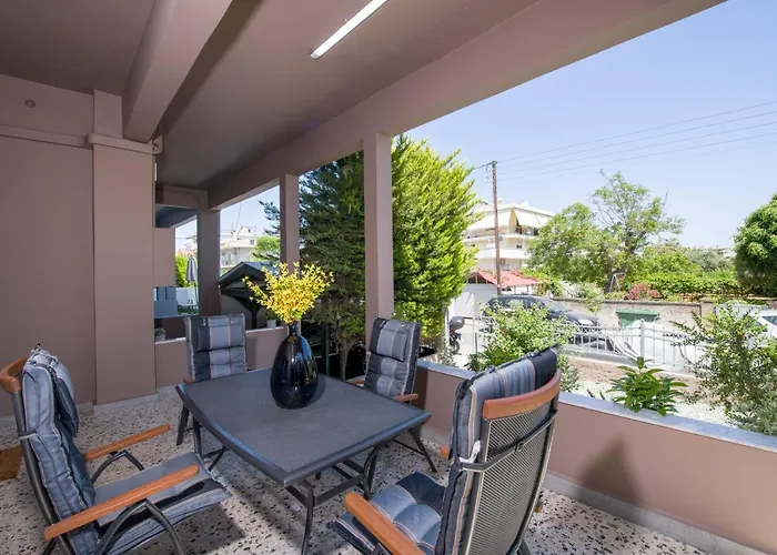 Apartment Rena's Luxury With Free Private Parking