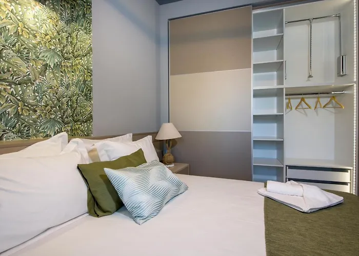 Rena's Luxury With Free Private Parking *